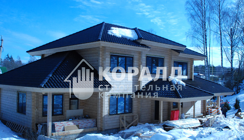 построен дом из клеёного бруса строительной компанией Коралл