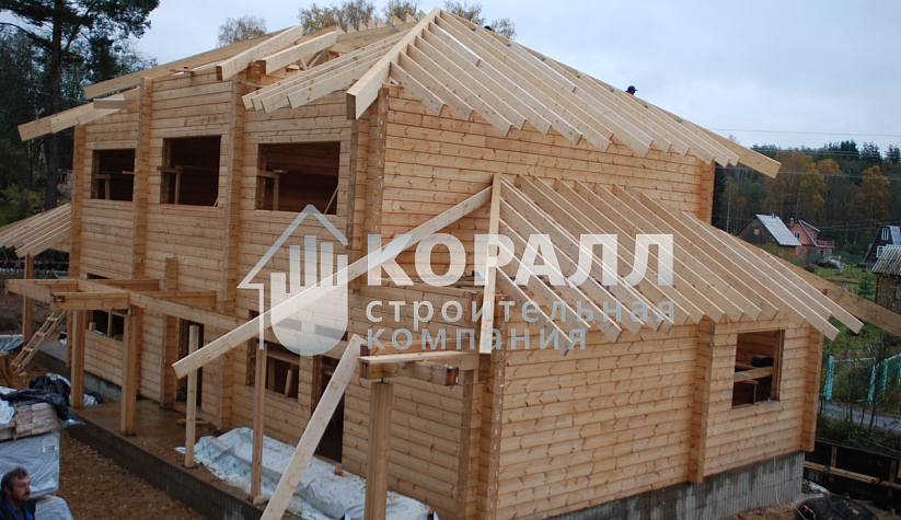 построен дом из клеёного бруса строительной компанией Коралл