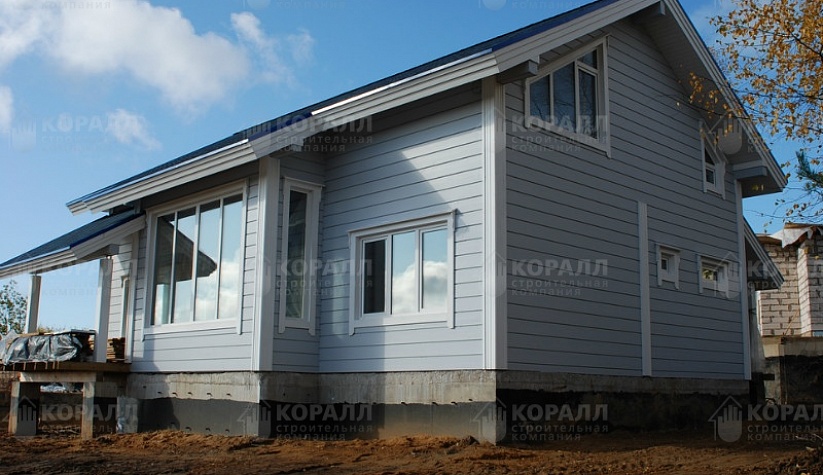 построен дом из клеёного бруса строительной компанией Коралл